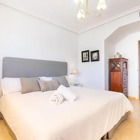 Spectacular Penthouse Puente דירה