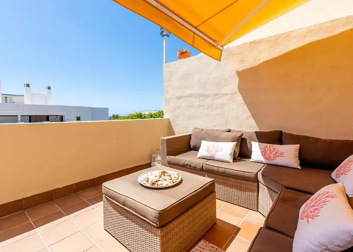 Spectacular Penthouse Puente Apartment *